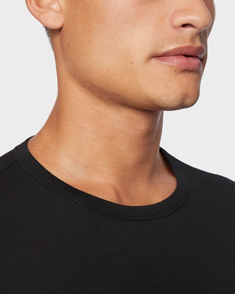 Men’s lightweight baselayer crew top in black with moisture-wicking, fitted thermal fabric by The Zayaan
